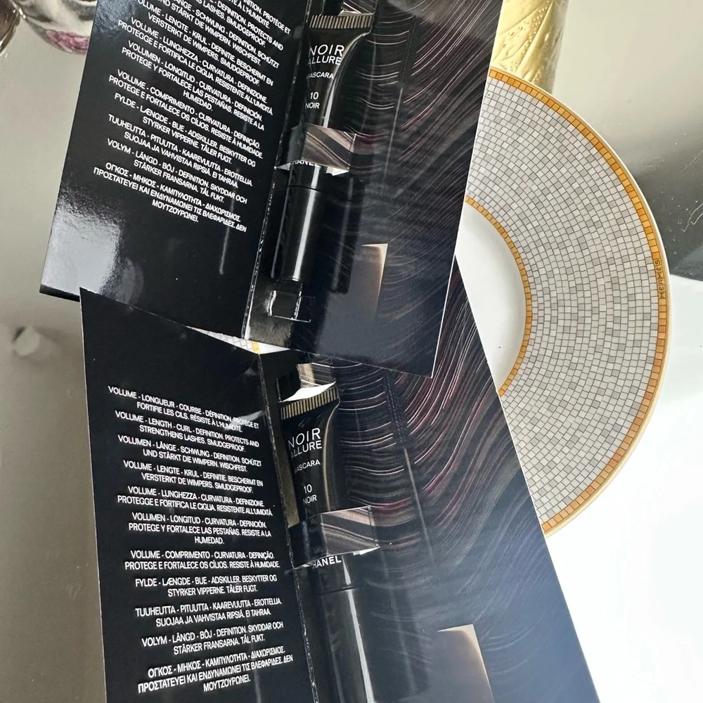 - Chanel Allure Noir mascara x 2